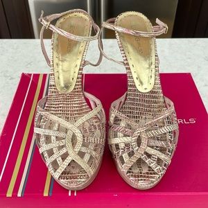 BCBGirls PLATFORM HEELS - JUROLA BLUSH MULTI PRINTED SHADED LEATHER
